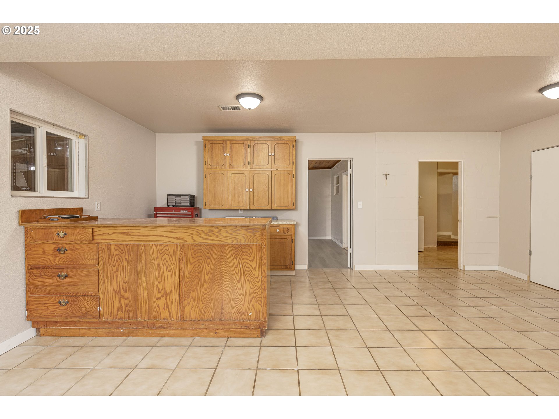 4911 15th Avenue North Keizer, OR 97303 - Photo 21 of 32 a view of kitchen with windows
