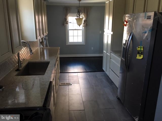 6504 Truman Road Hyattsville, MD 20783 - Photo 4 of 11