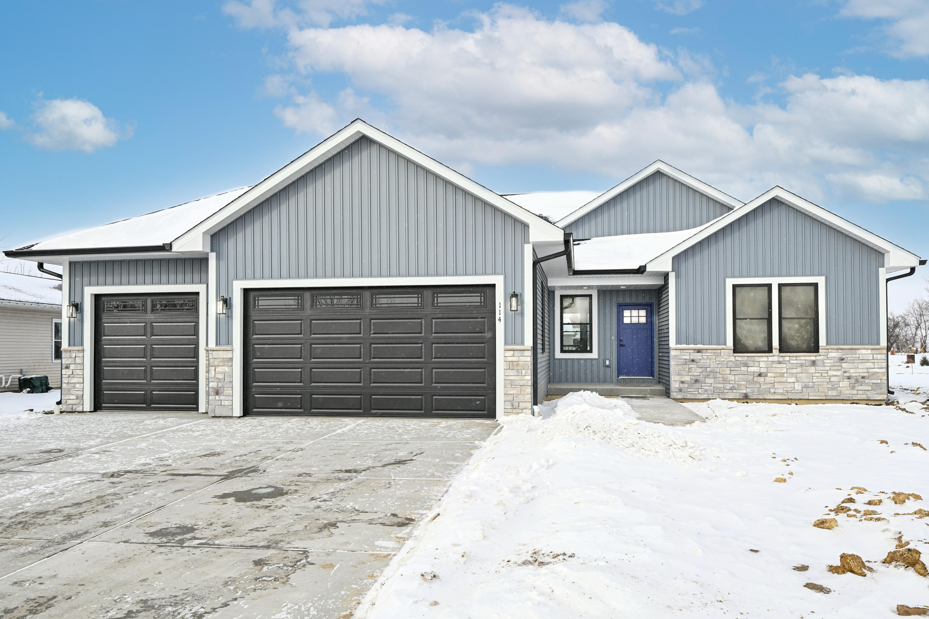 114 Autumn DR