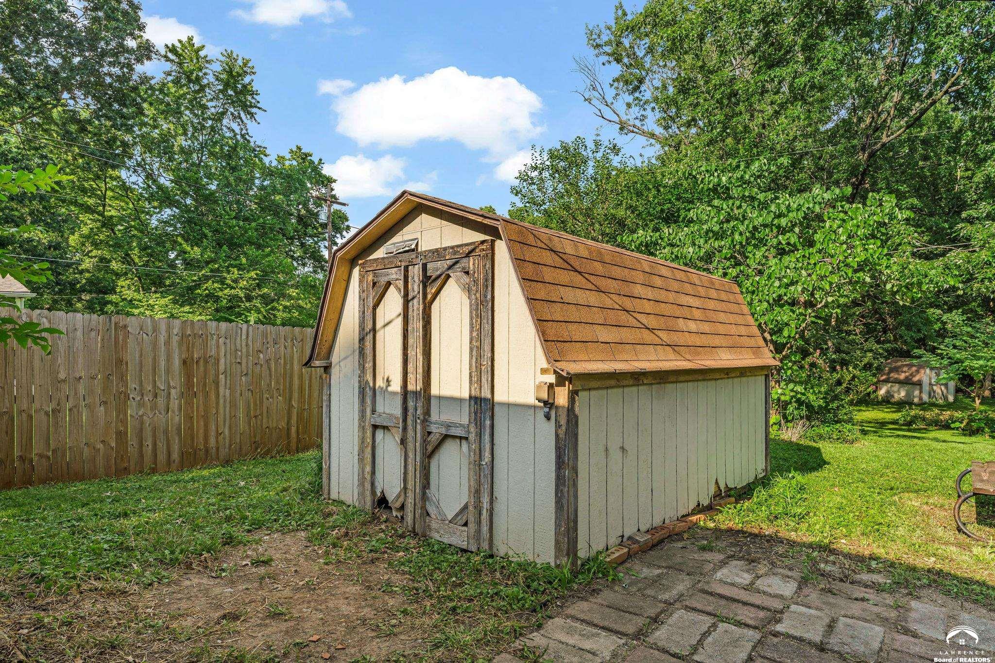 1630 Delaware Street Lawrence, KS 66044 - Photo 36 of 37