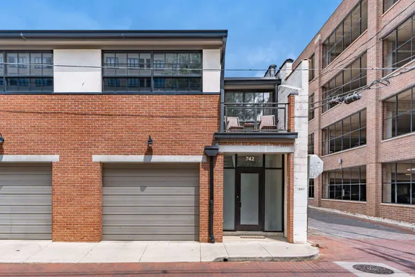 $469,000 | 742 North Pearl Street, Columbus, OH 43215
