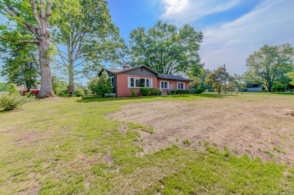 197 Banner Farm Road Mills River, NC 28759 - Photo 4 of 35 Gallery Image 4