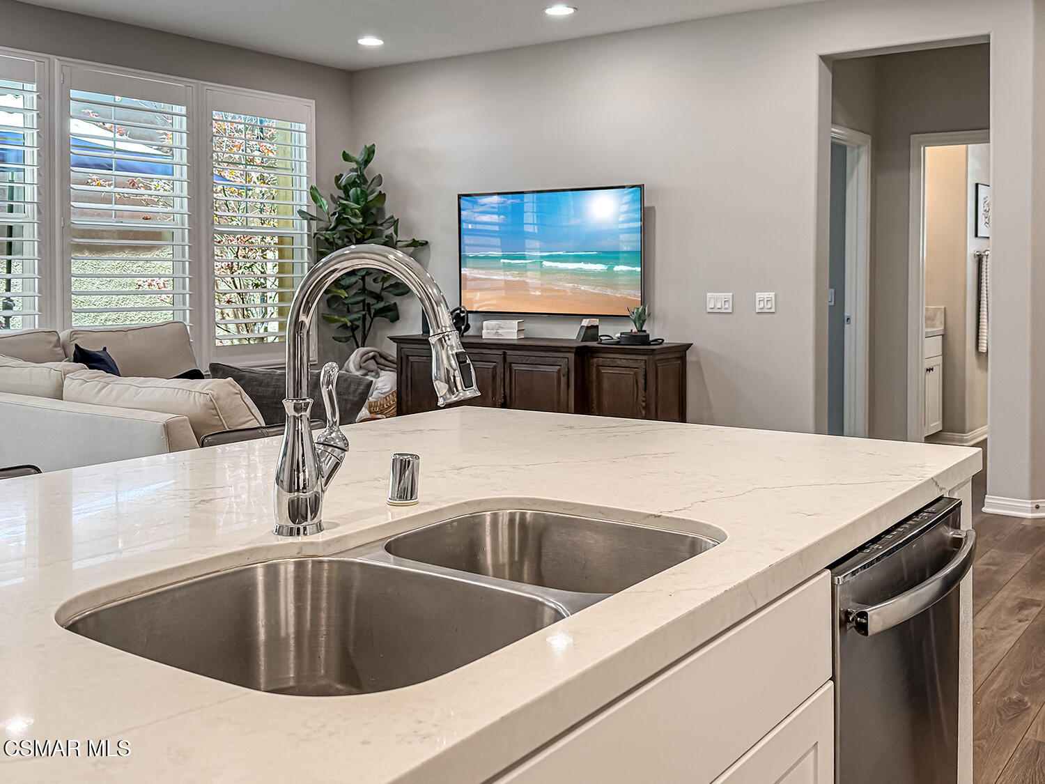 230 Stonegate Road Camarillo, CA 93010 - Photo 11 of 43 bLiving Dining and Kitchen12