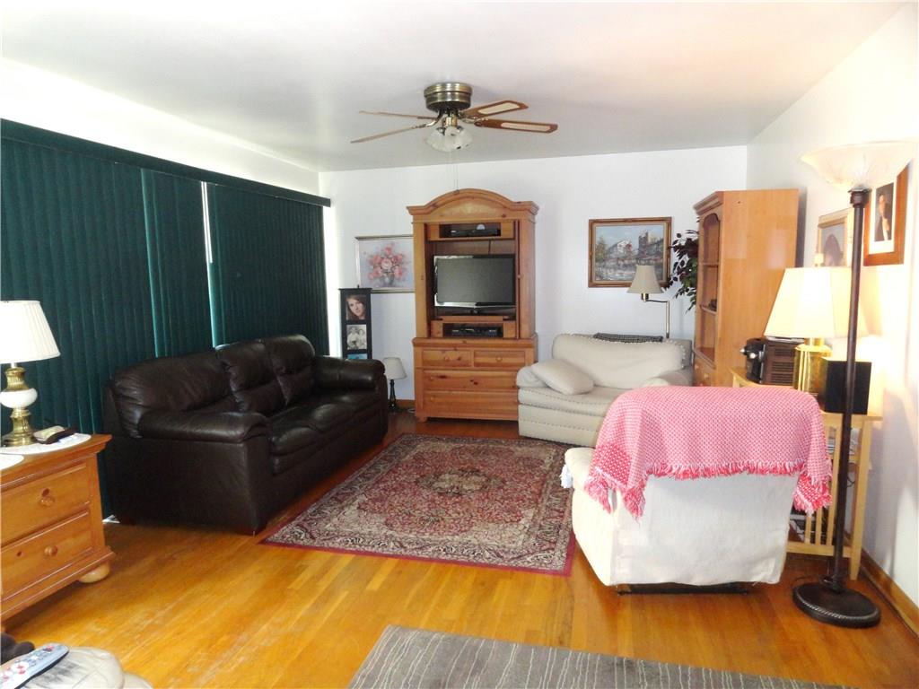 2720 Dutch Ridge Road Beaver, PA 15009 - Photo 2 of 10 Living Room