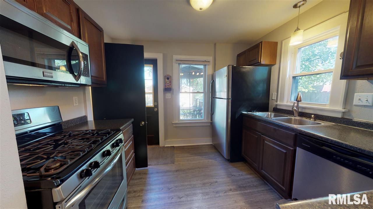404 North 3rd Street Dunlap, IL 61525 - Photo 10 of 27 Gallery Image 10