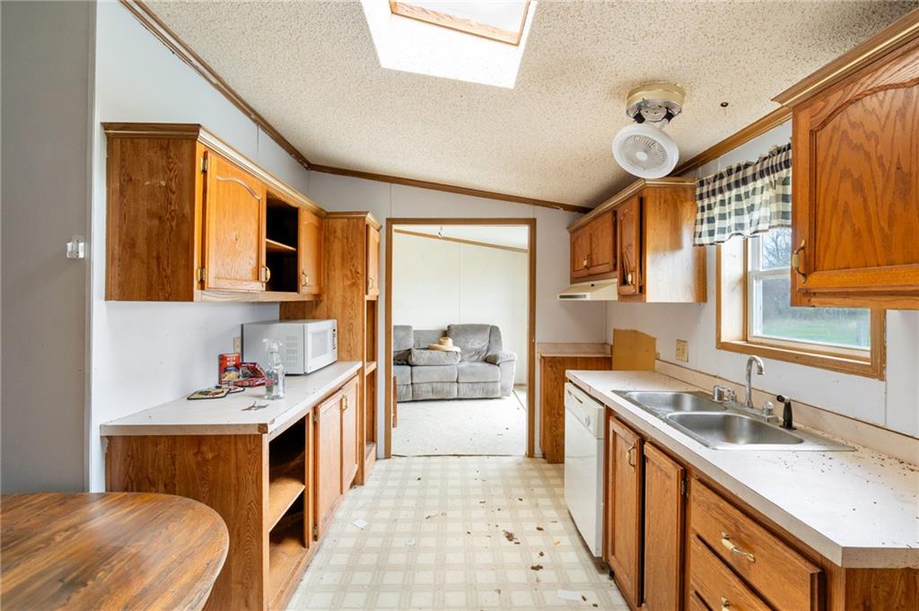 24237 Husk Road Brookfield, MO 64628 - Photo 10 of 37