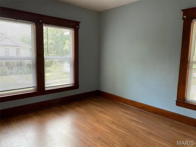 $115,000 | 215 South Oak Street, Nokomis, IL 62075