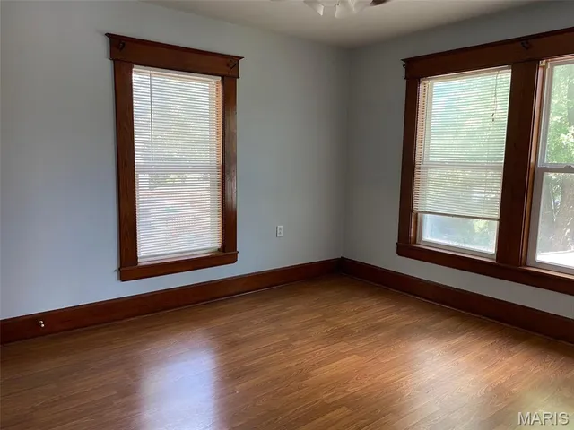 $115,000 | 215 South Oak Street, Nokomis, IL 62075