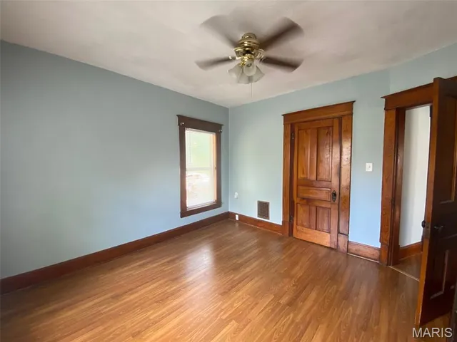 $115,000 | 215 South Oak Street, Nokomis, IL 62075