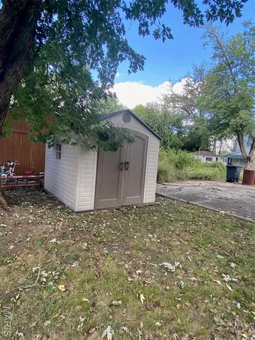 $115,000 | 215 South Oak Street, Nokomis, IL 62075