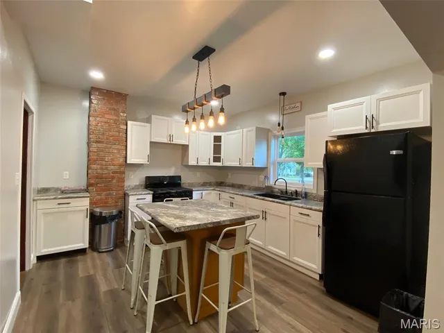 $115,000 | 215 South Oak Street, Nokomis, IL 62075