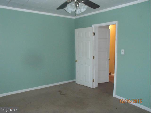 2106 Oak Road Baltimore, MD 21219 - Photo 11 of 19 Bedroom