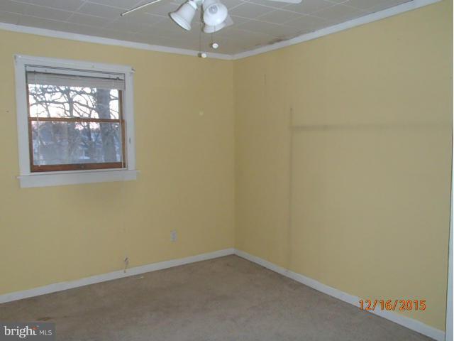 2106 Oak Road Baltimore, MD 21219 - Photo 14 of 19 Bedroom