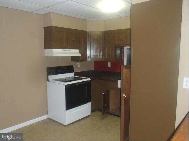 2106 Oak Road Baltimore, MD 21219 - Photo 5 of 19 Kitchen