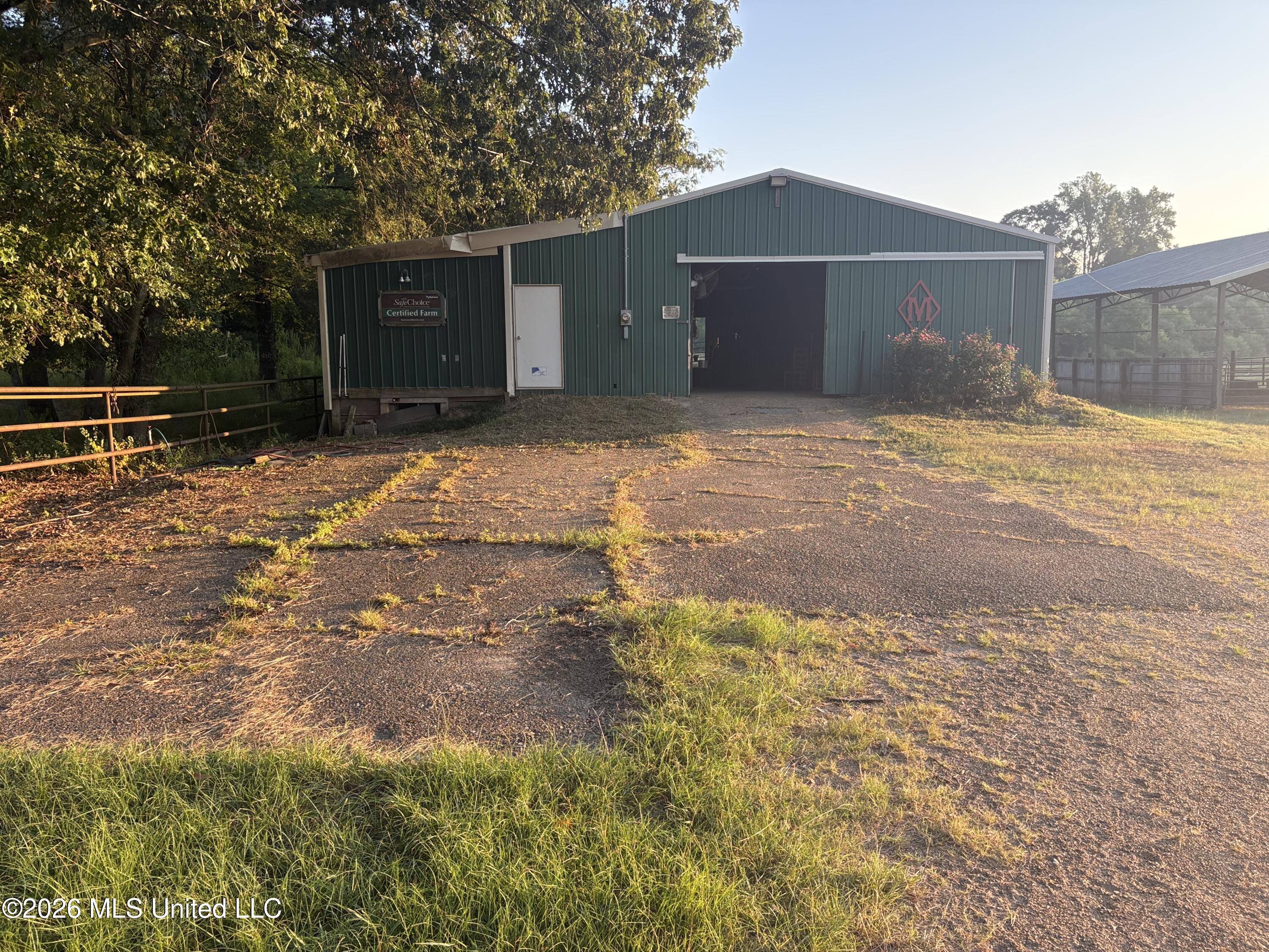 253 West Petros Road Pearl, MS 39208 - Photo 4 of 47 IMG_3204