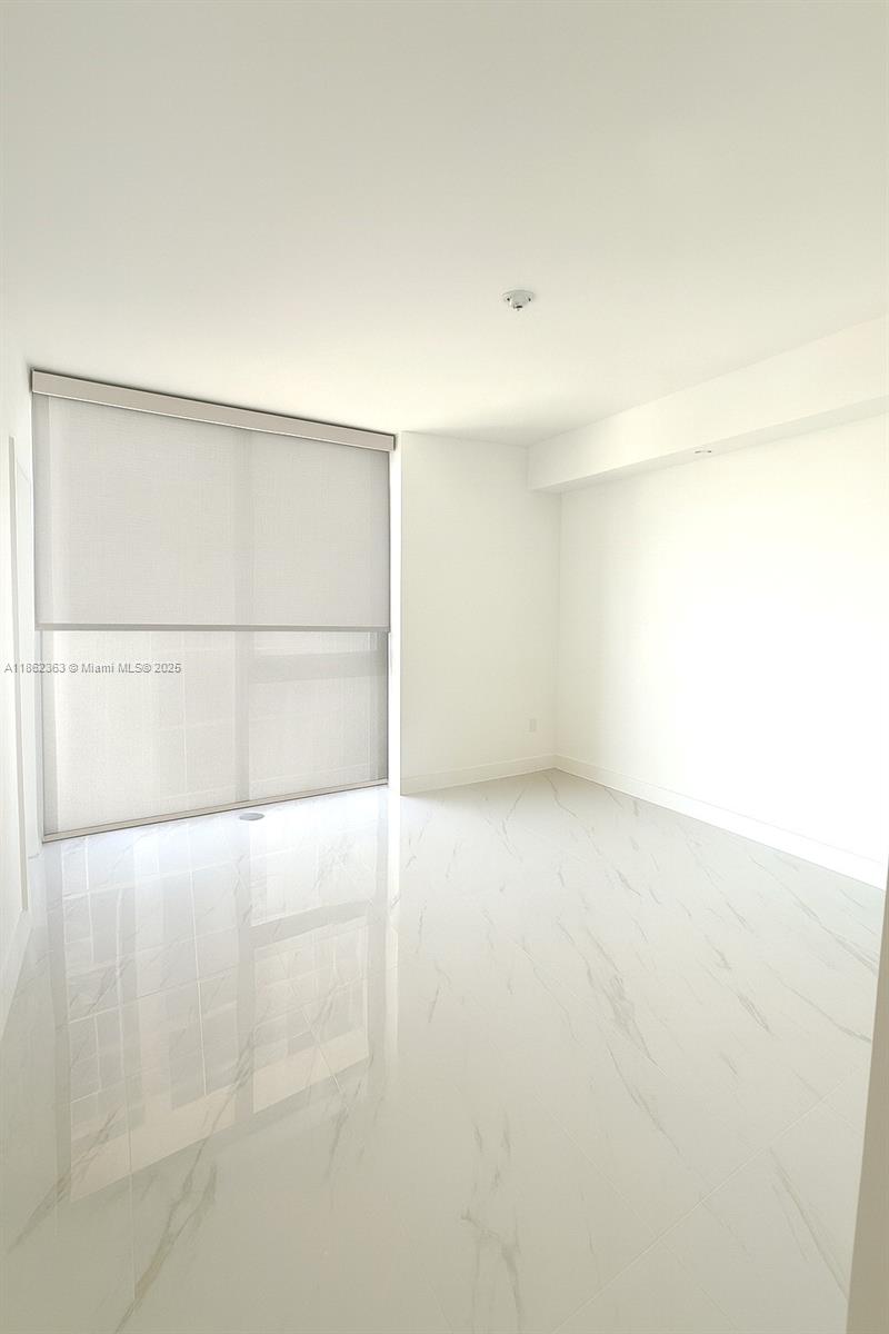 700 Northeast 24th Street, Unit 3701 Miami, FL 33137 - Photo 16 of 53 an empty room