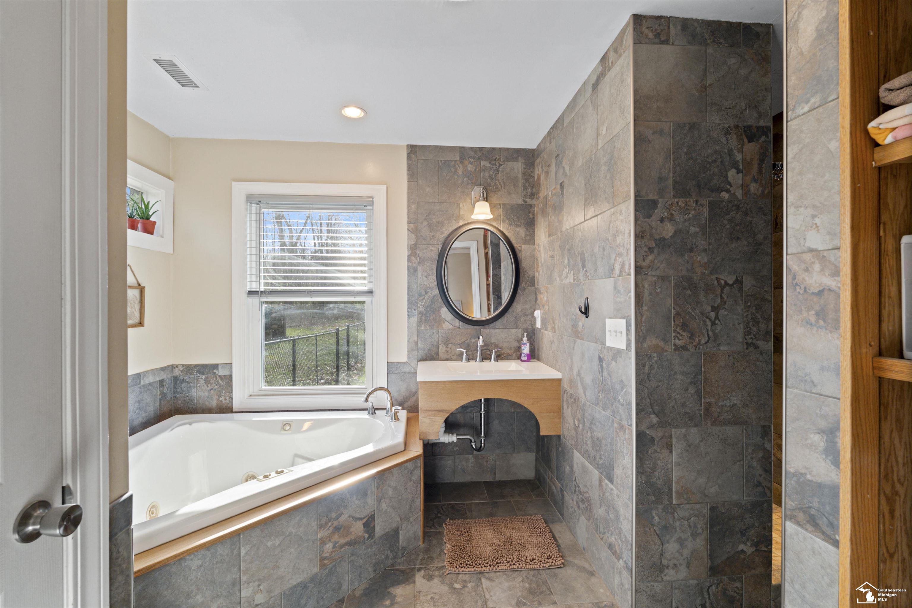 9505 Secor Road Temperance, MI 48182 - Photo 25 of 58