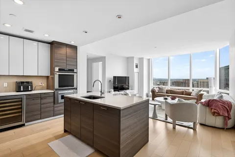 $1,920,000 | 1 Franklin Street, Unit 3212, Boston, MA 02110