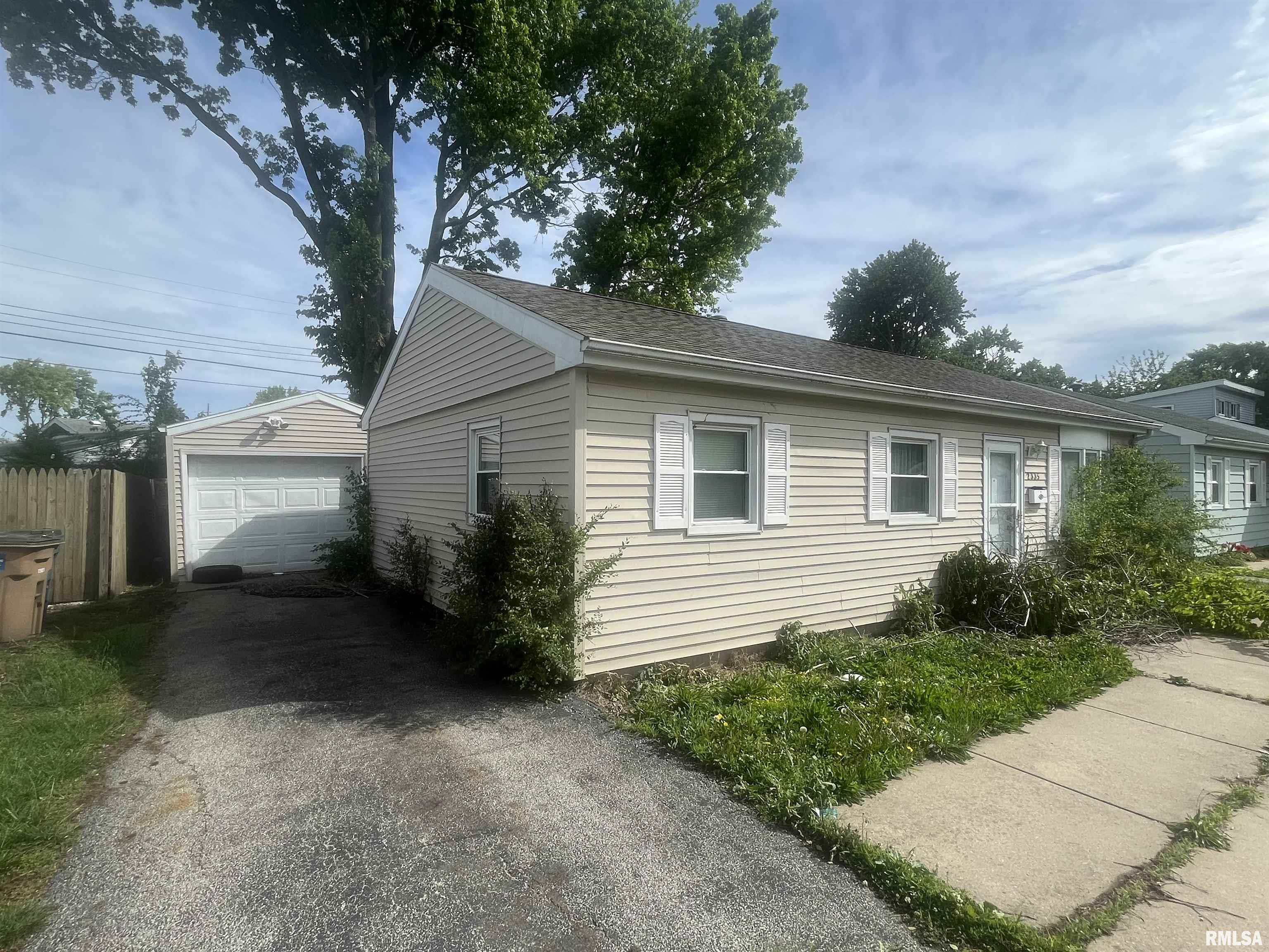 2335 Ramsey Road Springfield, IL 62702 - Photo 2 of 6