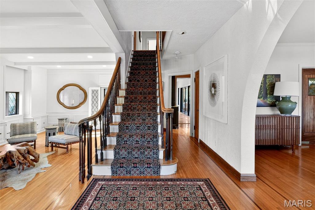 37 Ridgemoor Drive Clayton, MO 63105 - Photo 2 of 30