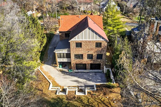 $2,195,000 | 37 Ridgemoor Drive, Clayton, MO 63105