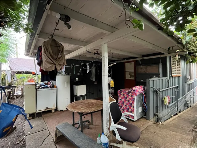 $895,000 | 1142 Richard Lane, Honolulu, HI 96819