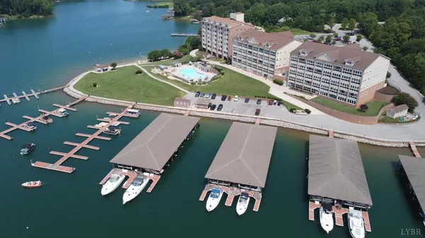 $133,900 | 1245 Graves Harbor Trail, Unit 2103, Huddleston, VA 24104