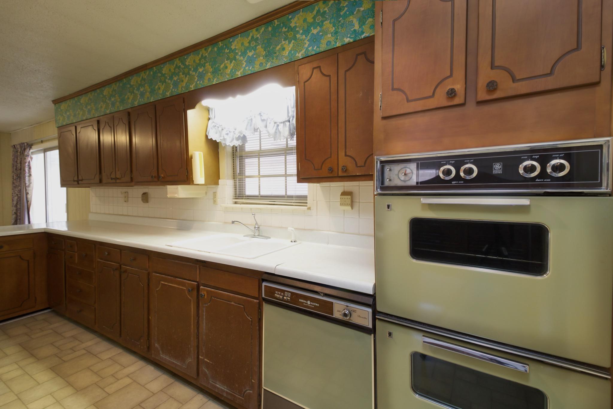 109 Reese Road Sevierville, TN 37862 - Photo 6 of 30 Kitchen