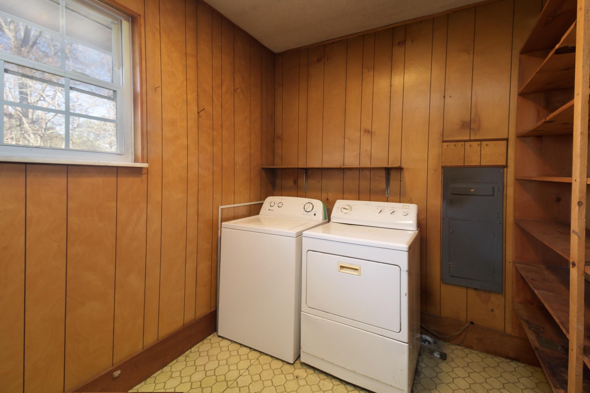 109 Reese Road Sevierville, TN 37862 - Photo 8 of 30 Laundry Room