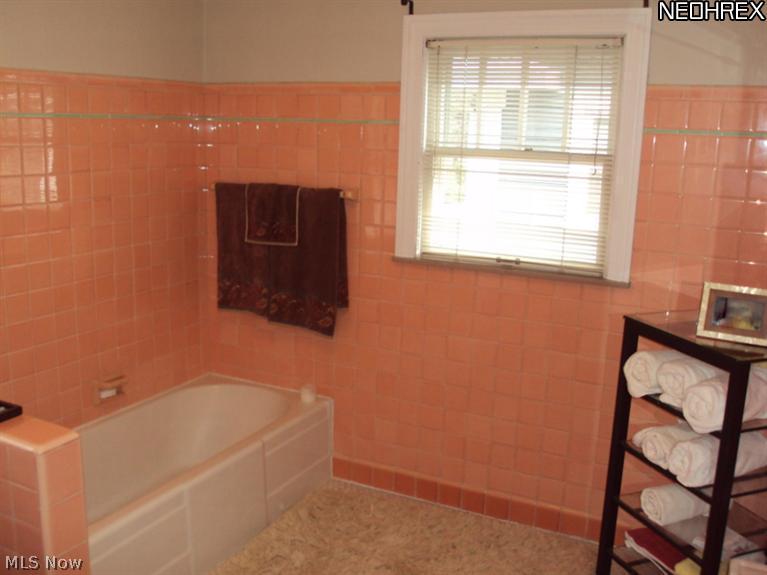 3031 Somerton Road Cleveland, OH 44118 - Photo 11 of 22 Gallery Image 11