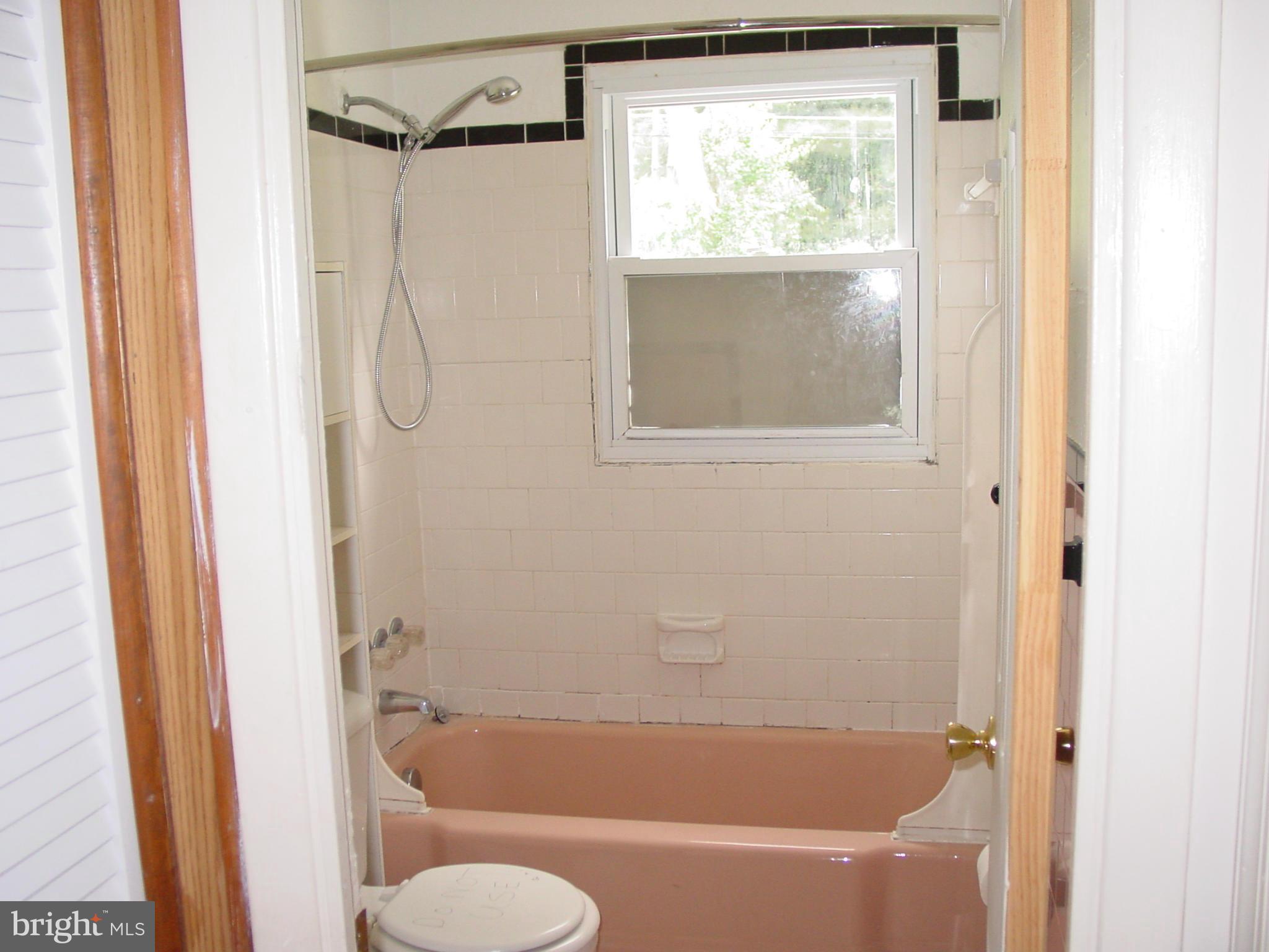 329 Walgrove Road Reisterstown, MD 21136 - Photo 9 of 11 Bath
