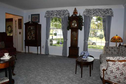 717 Old Hunt Road Fox River Grove, IL 60021 - Photo 2 of 14 Gallery Image 2