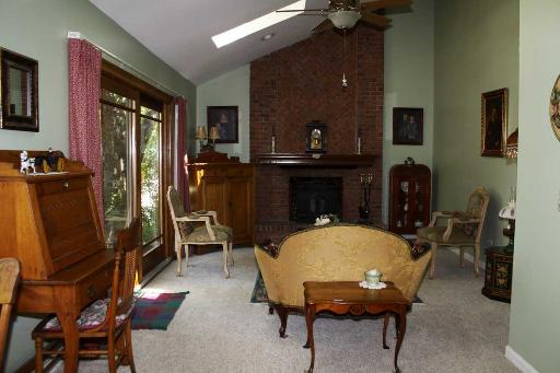 717 Old Hunt Road Fox River Grove, IL 60021 - Photo 4 of 14 Gallery Image 4