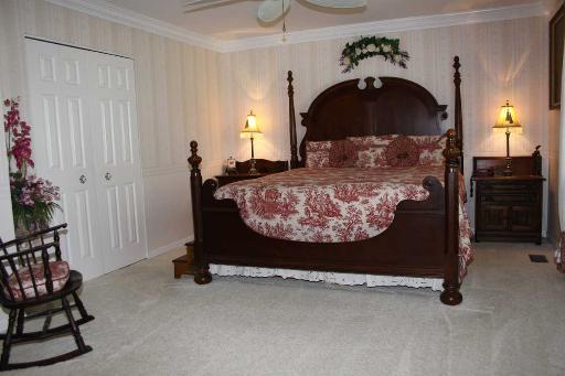 717 Old Hunt Road Fox River Grove, IL 60021 - Photo 7 of 14 Gallery Image 7
