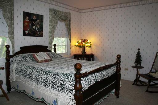 717 Old Hunt Road Fox River Grove, IL 60021 - Photo 9 of 14 Gallery Image 9