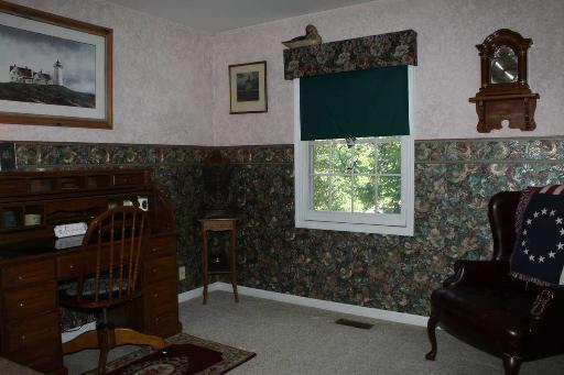 717 Old Hunt Road Fox River Grove, IL 60021 - Photo 10 of 14 Gallery Image 10