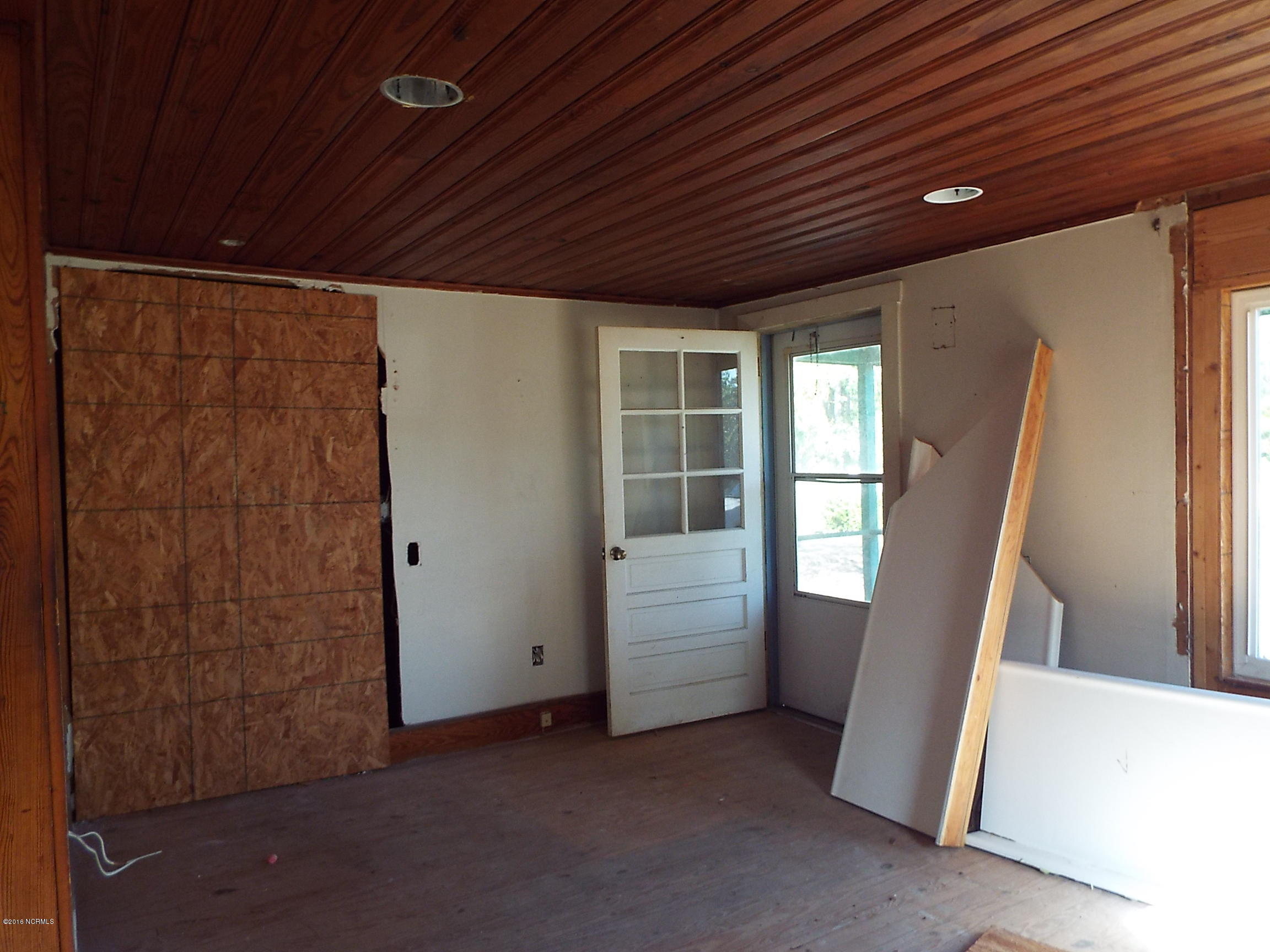 2011 Holden Beach Road Southwest Supply, NC 28462 - Photo 8 of 18 Living room