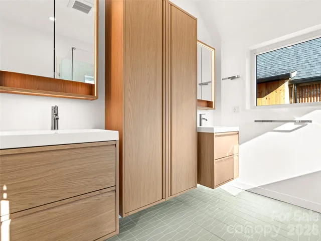 $940,000 | 171 Houston Place, Asheville, NC 28801