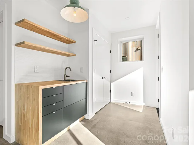 $940,000 | 171 Houston Place, Asheville, NC 28801