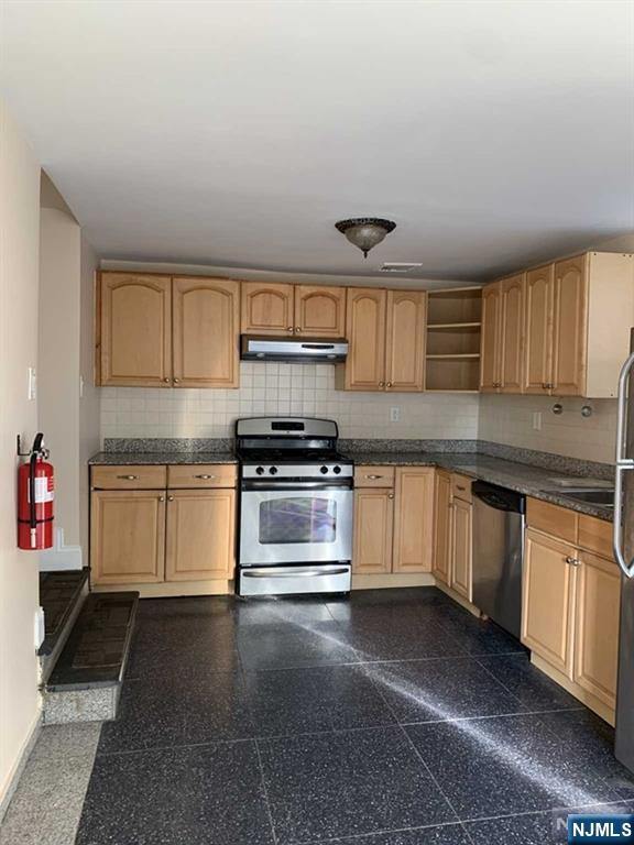 4 Oak Street Cresskill, NJ 07626 - Photo 4 of 12