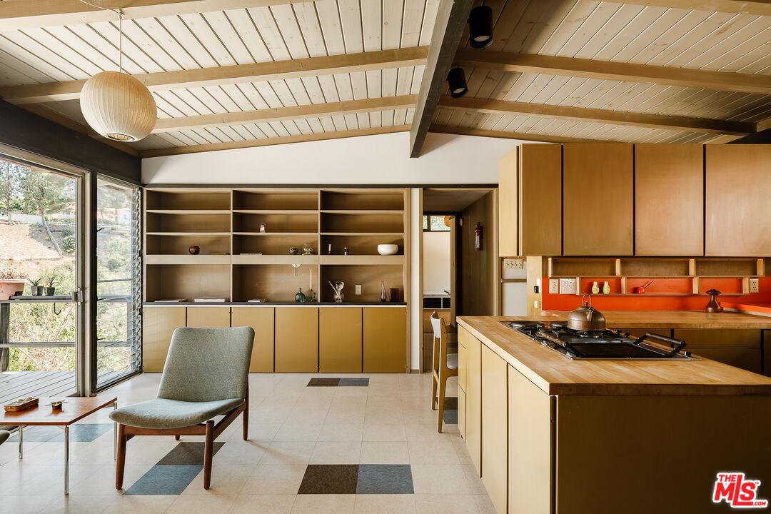 2 Seahurst Road Rolling Hills Estates, CA 90274 - Photo 20 of 54 a room with furniture and a window