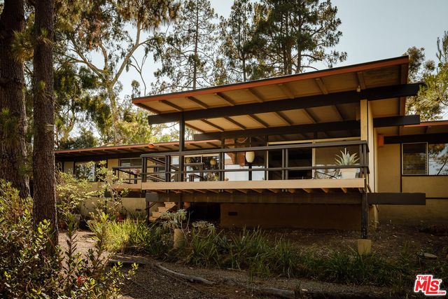 $1,798,000 | 2 Seahurst Road, Rolling Hills Estates, CA 90274