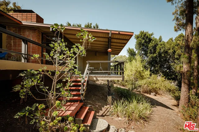 $1,798,000 | 2 Seahurst Road, Rolling Hills Estates, CA 90274