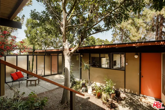 $1,798,000 | 2 Seahurst Road, Rolling Hills Estates, CA 90274