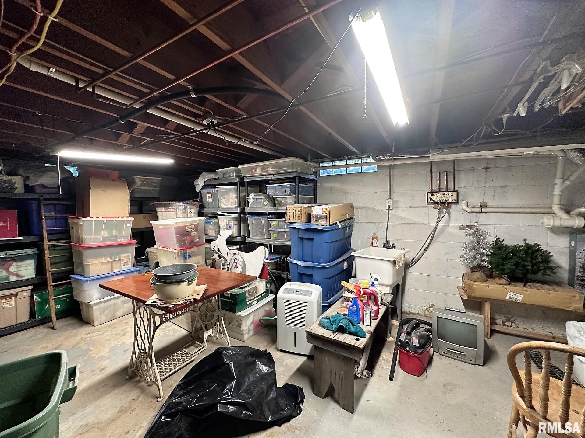 538 North Center Street Oneida, IL 61467 - Photo 57 of 59