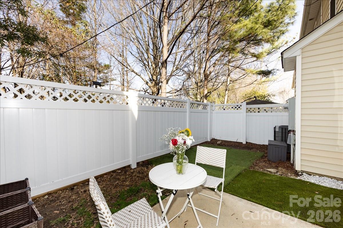 224 Azteca Drive Matthews, NC 28104 - Photo 4 of 48