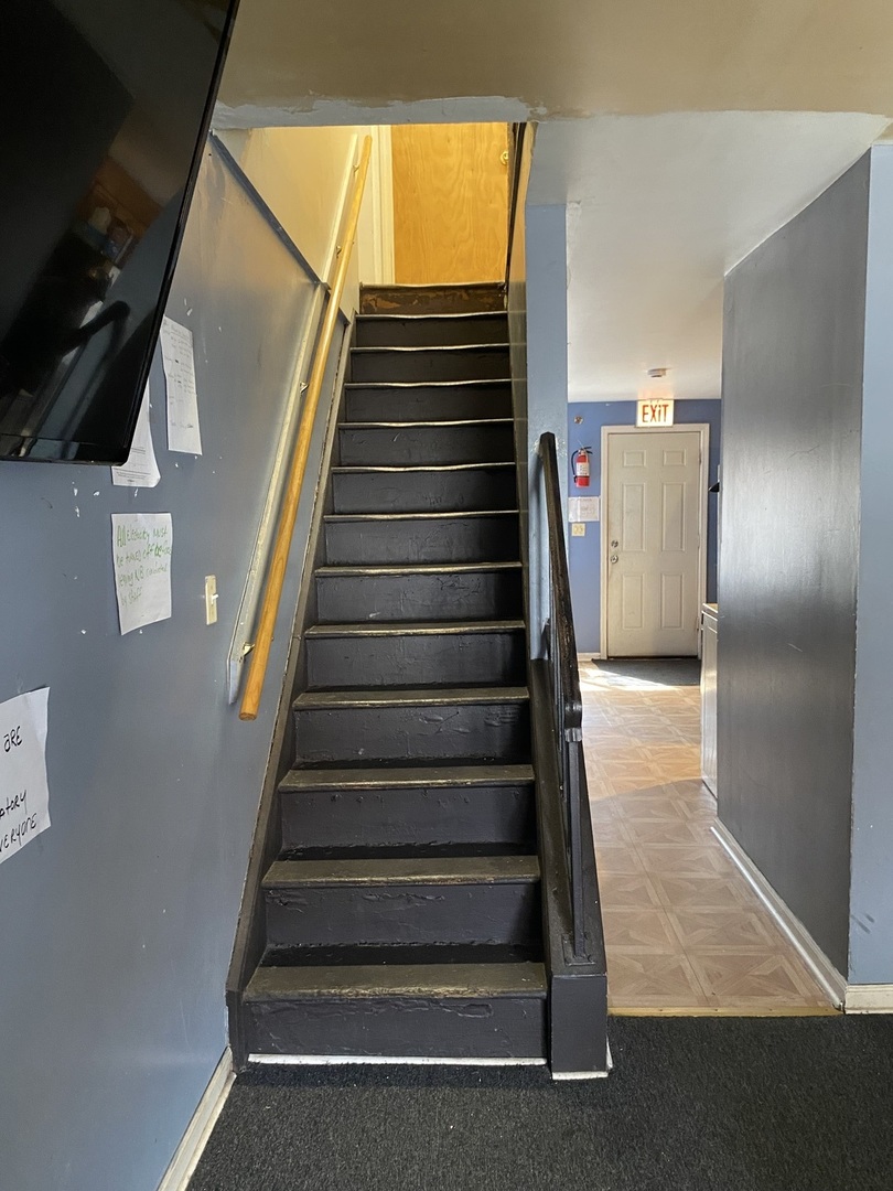 547 West 69th Street Chicago, IL 60621 - Photo 4 of 13