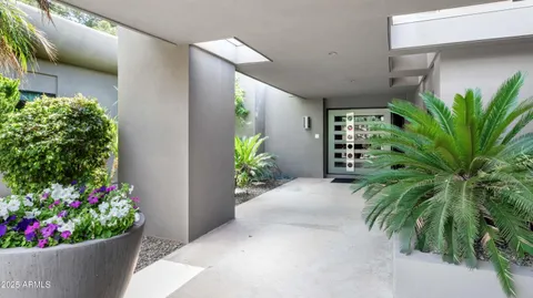 $2,750,000 | 9829 North 49th Place, Paradise Valley, AZ 85253