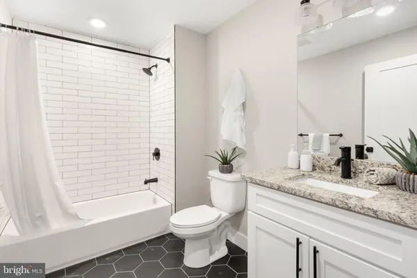 $1,350 | 1924 North Front Street, Unit 206, Philadelphia, PA 19122