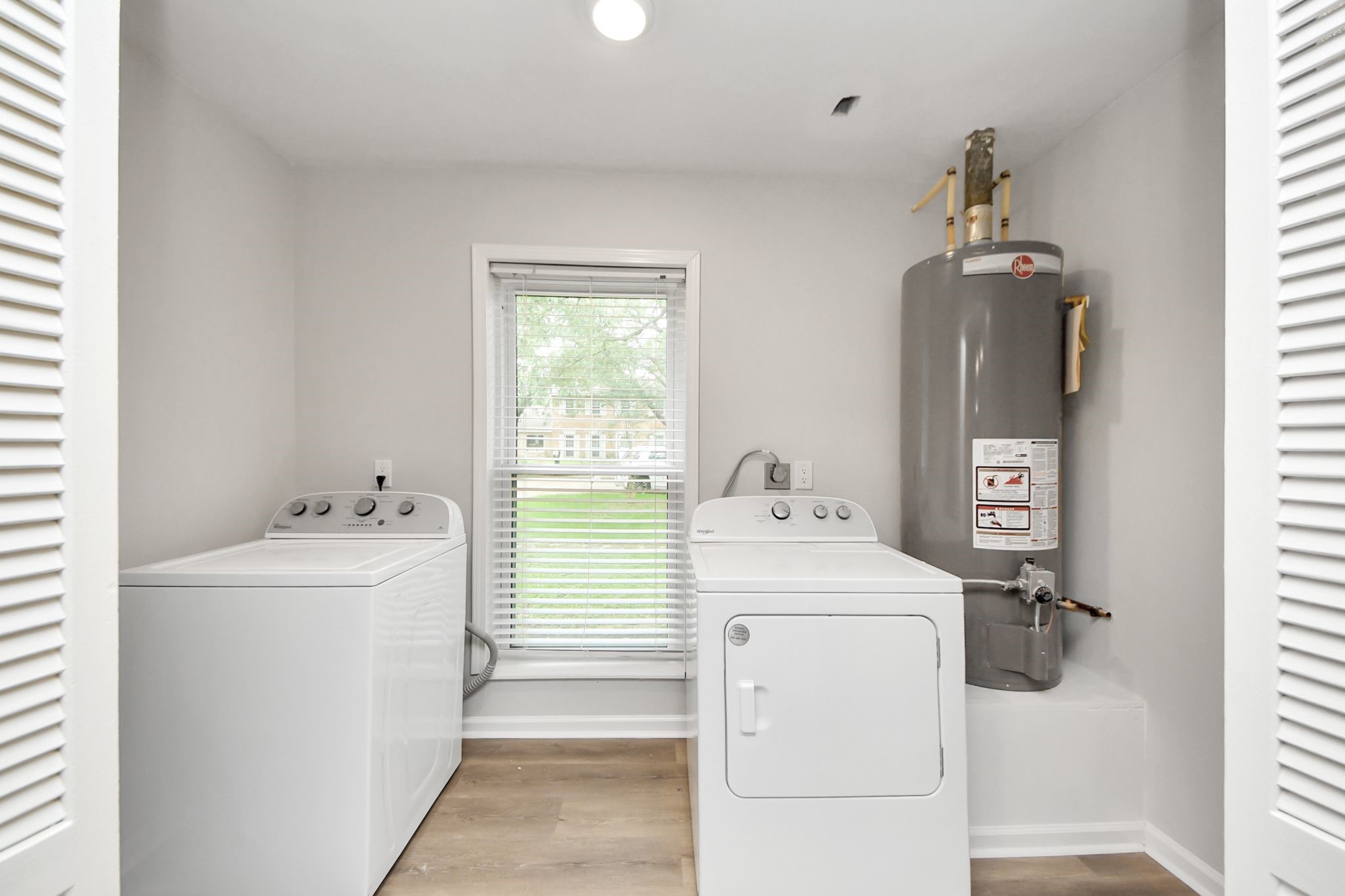 3923 Cypress Lake Drive Spring, TX 77388 - Photo 21 of 41 Large Utility Room!